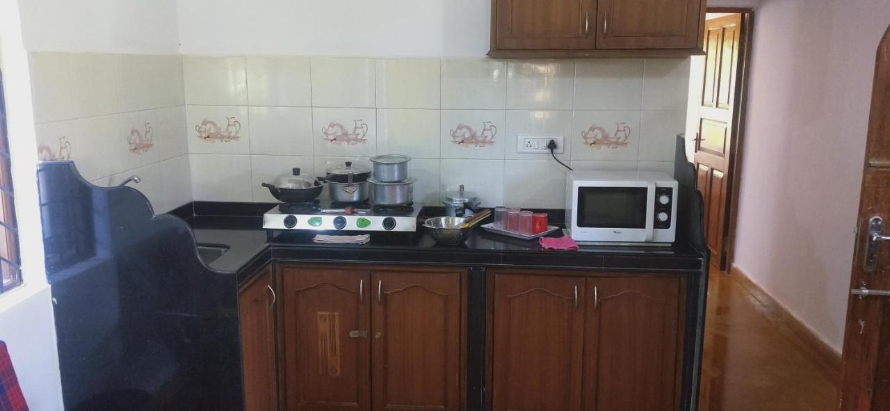 Villa Emmanuel 1BHk Holiday Homes - Ferienwohnung Candolim