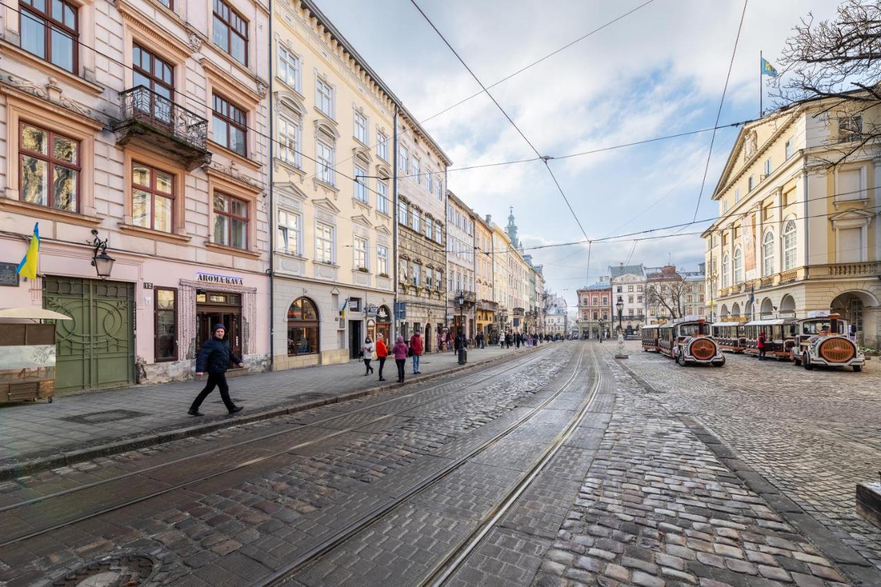 Two-Bedroom Apartment on Rynok square 12, first floor Cherry