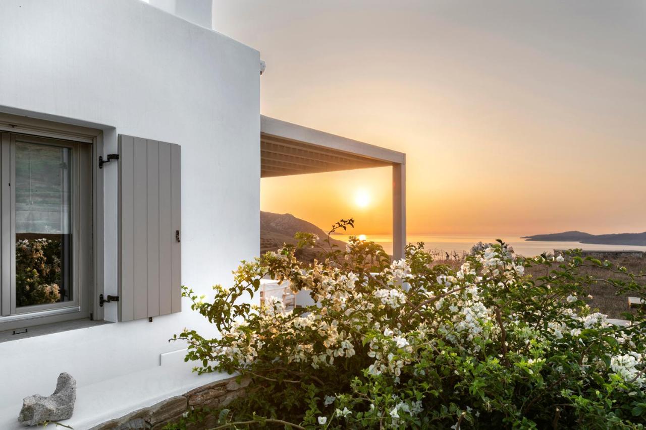 White Tinos Luxury Suites - B&B Stení