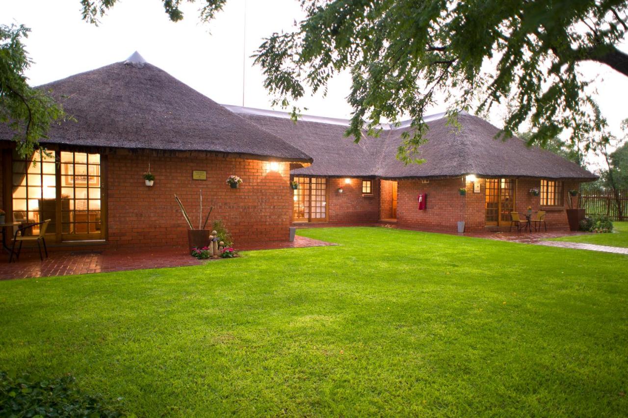 B&B Bloemfontein - The Willows Guesthouse - Bed and Breakfast Bloemfontein