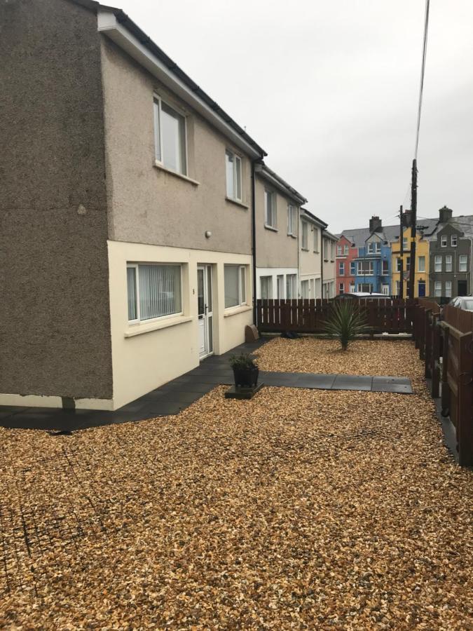 8 Queenora Avenue - B&B