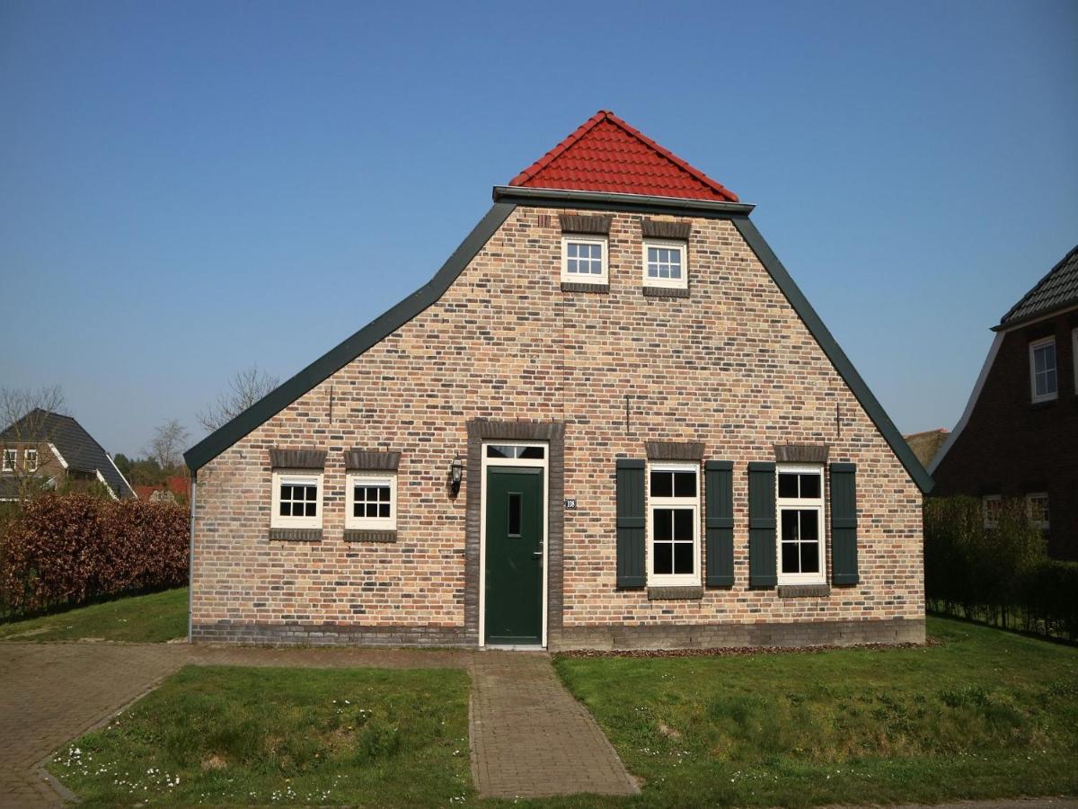 B&B Roggel - Comfortable farmhouse villa with two bathrooms in Limburg - Bed and Breakfast Roggel