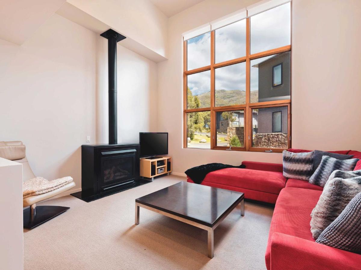 B&B Thredbo - Snow Stream 1 Bedroom and loft with gas fire garage parking and mountain view - Bed and Breakfast Thredbo