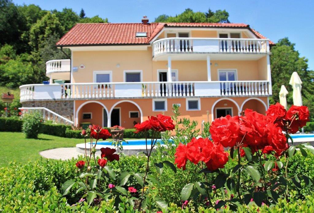 B&B Podčetrtek - Apartmaji in sobe Kocjančič - Bed and Breakfast Podčetrtek