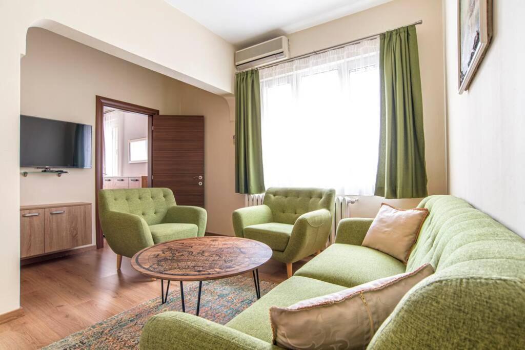 Elegant & Stylish 2 Bedroom Top Central Apartment - B&B