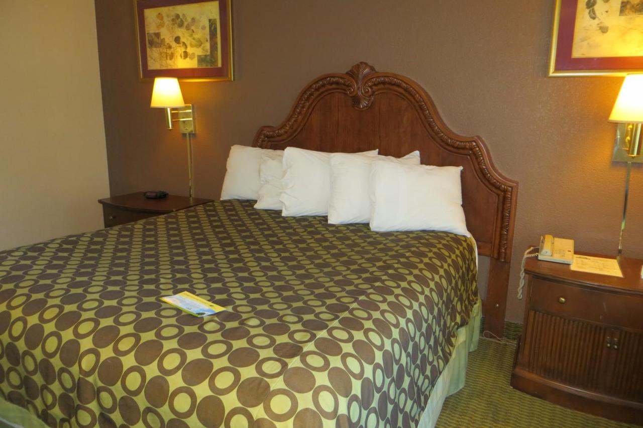 Deluxe King Room - Smoking