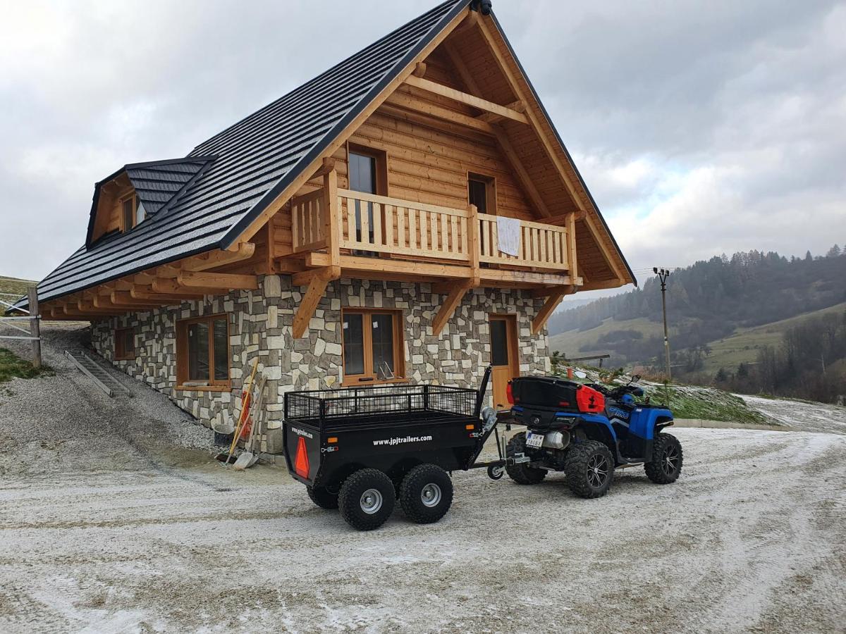 Chata pri jazere - B&B Leštiny