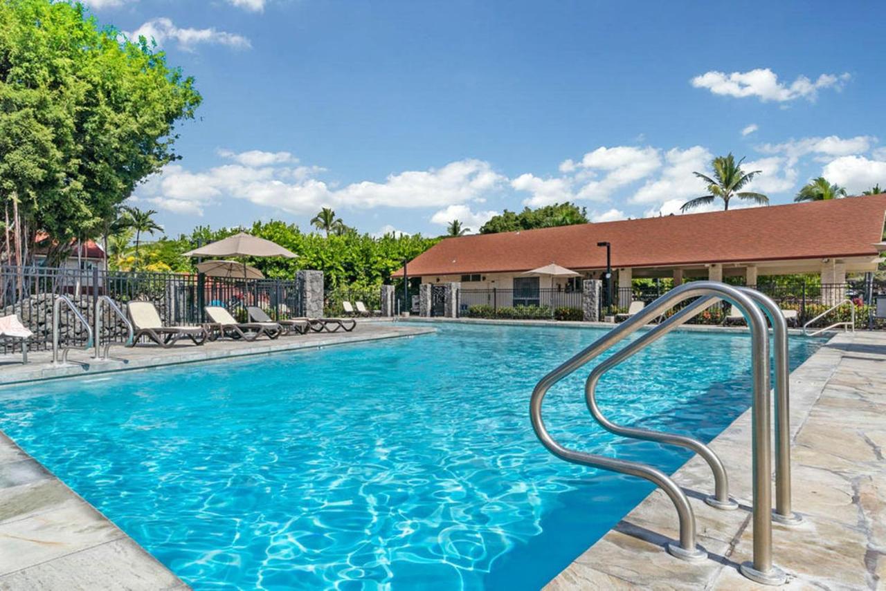 Kona Surf & Racquet 1-305 by Casago Kona - Luxury Oceanfront & Fun - B&B Kailua-Kona