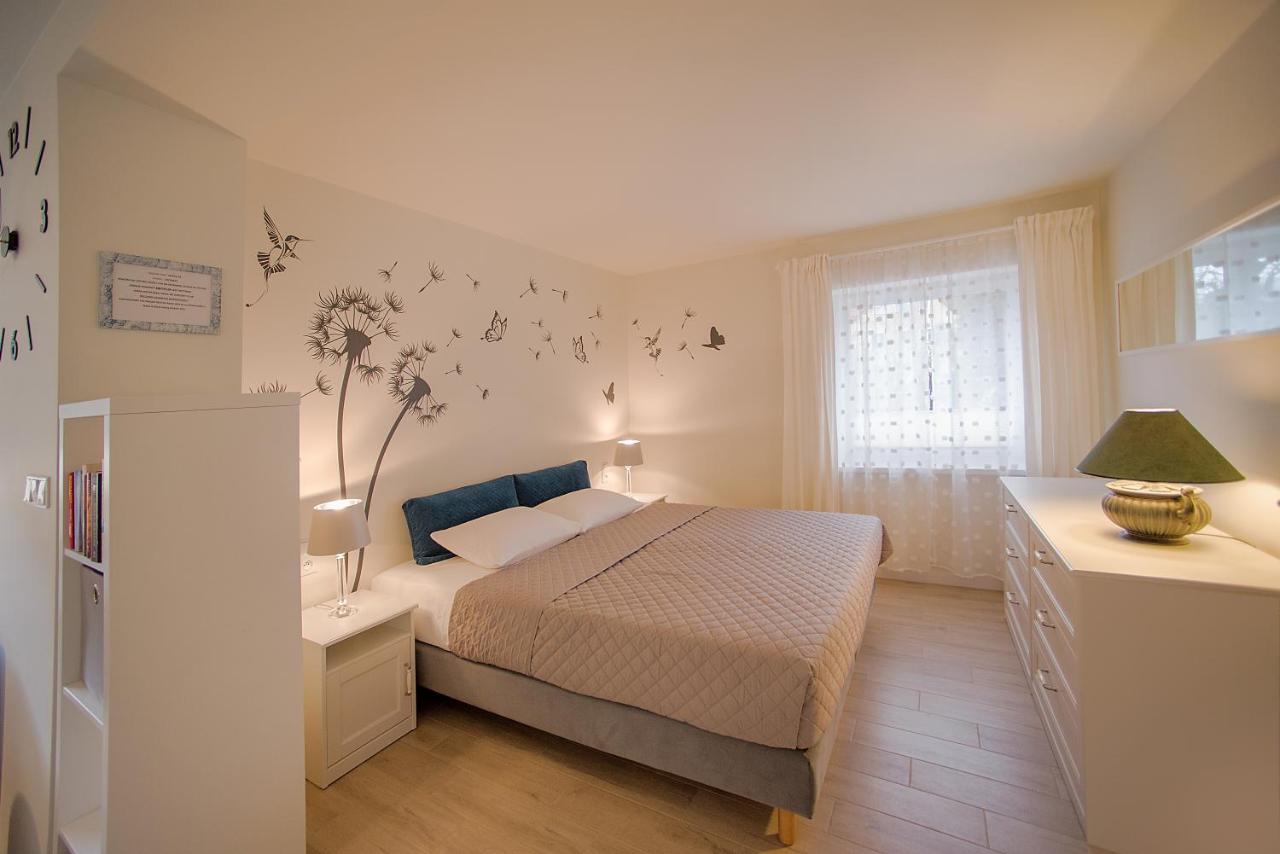 Apartamenty Sjesta River blisko centrum, prywatny parking, dodatkowy bezplatny parking w centrum miasta - Chambres d'hôtes Kudowa-Zdrój