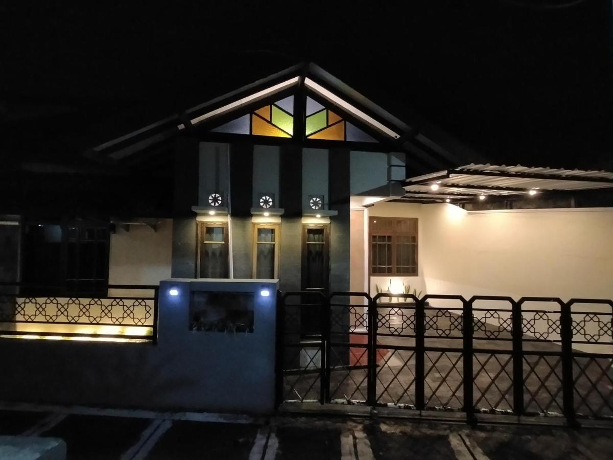 B&B Jogjakarta - Abadi Homestay - Bed and Breakfast Jogjakarta