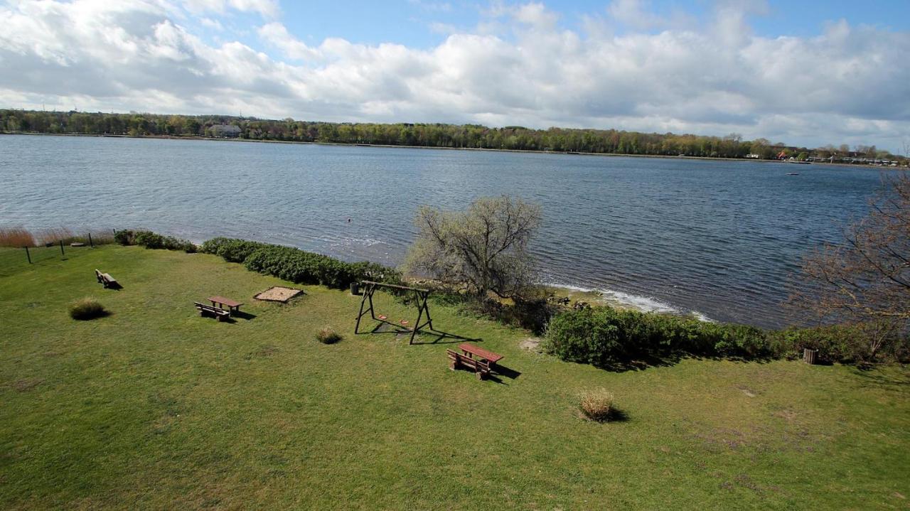 Apartment with Lake View