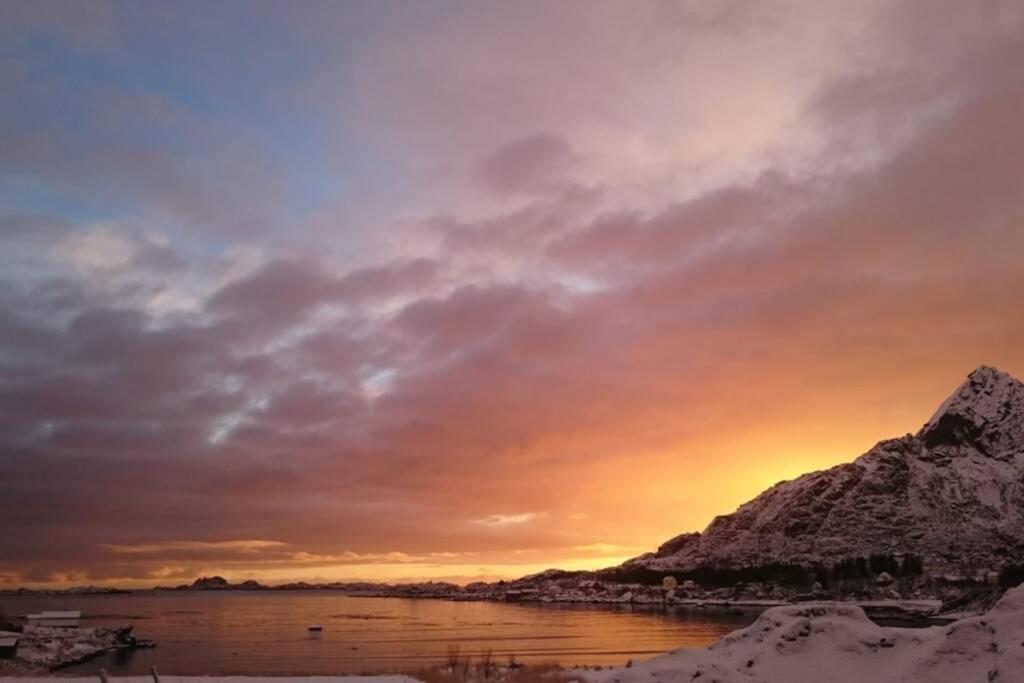 B&B Skaftnes - Akselhuset-Koselig hus rett ovenfor kaikanten midt i Lofoten - Bed and Breakfast Skaftnes