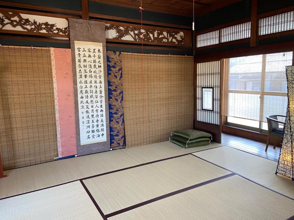 Twin Room with View
