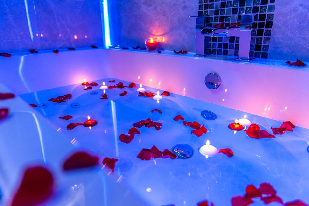 Velmora Suites - B&B Huddersfield