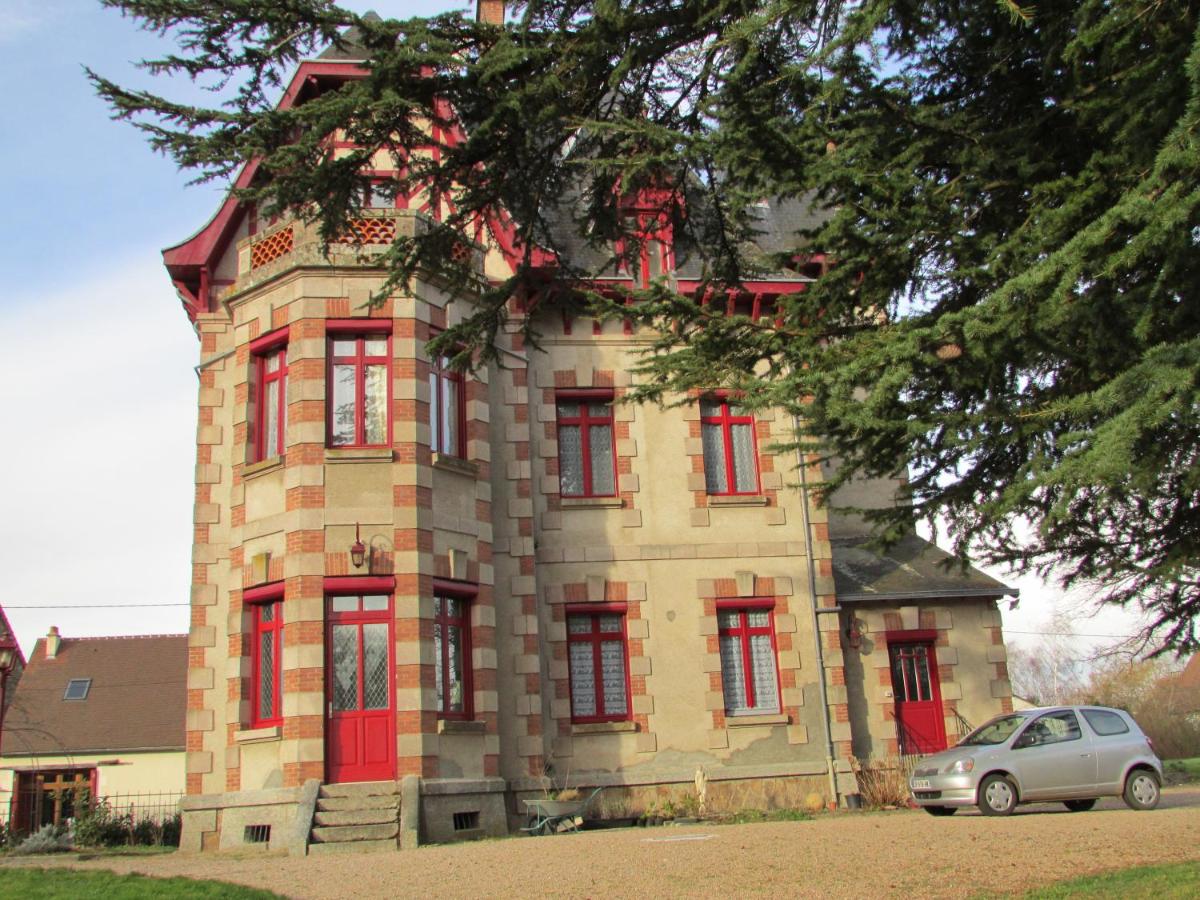 B&B La Souterraine - Chateau Lezat - Chambres d'Hotes et Table d'Hotes - Bed and Breakfast La Souterraine