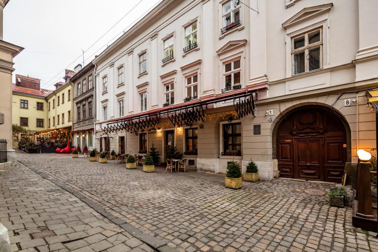 Romari Площа Катедральна 8 - B&B