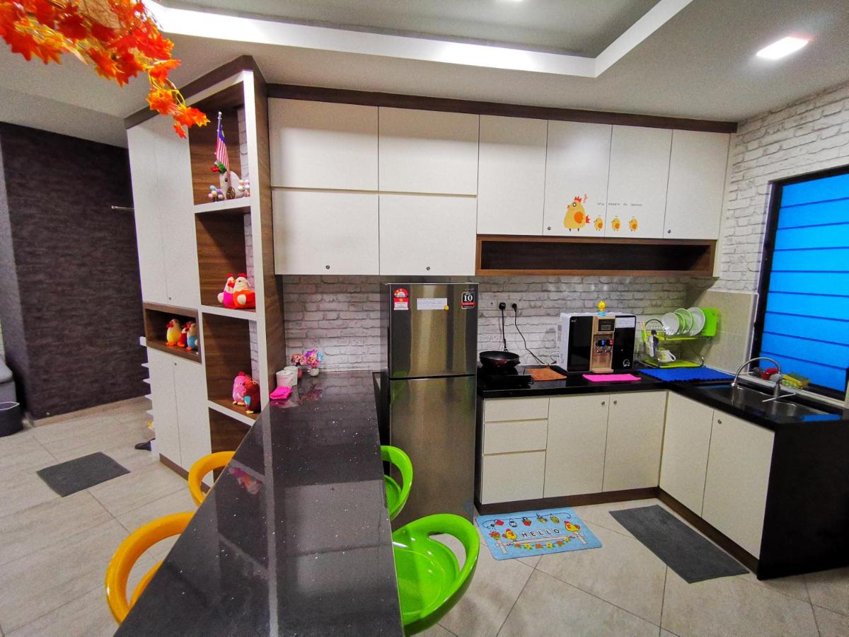Lovely Chicks Homestay 5 -10pax 小转鸡主题民宿Atlantis Residence Melaka - B&B Malacca