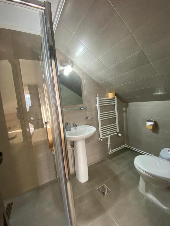 Quadruple Room with Private Bathroom