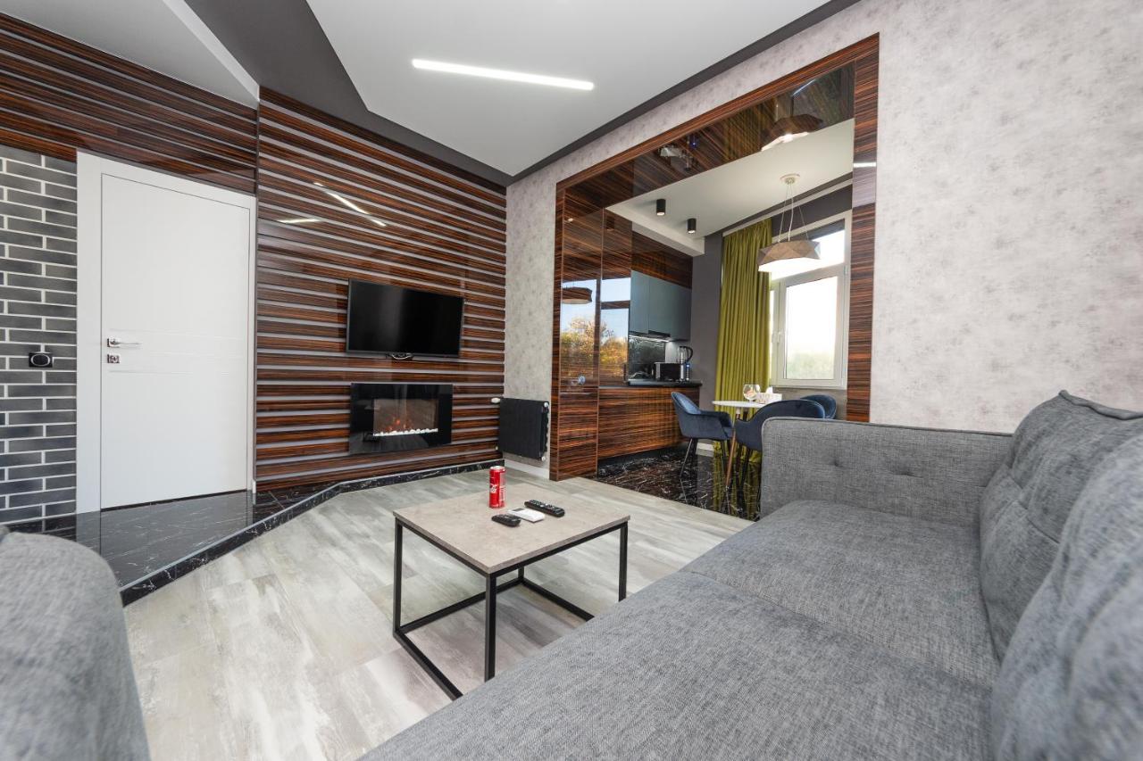 Studio with Spa Bath