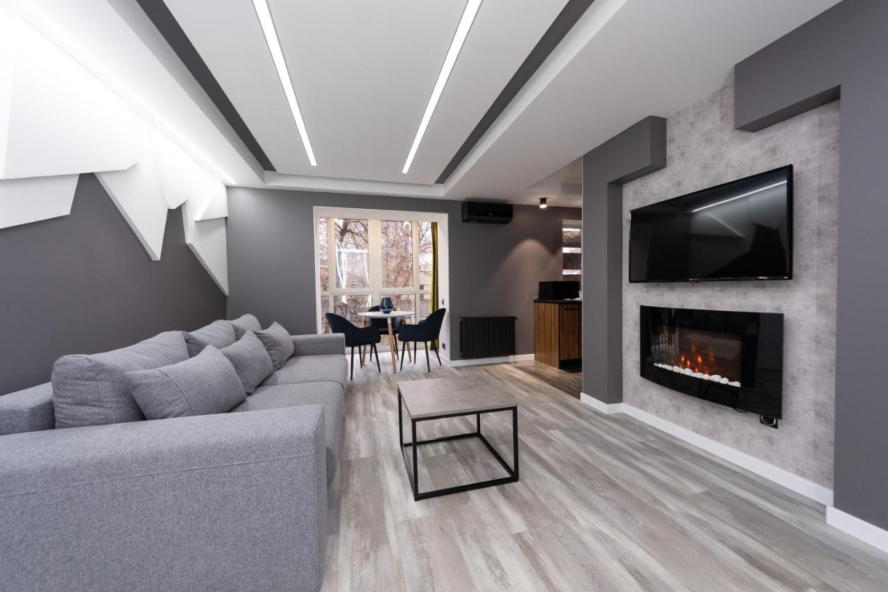 Luxrent Apartments on Lesi Ukrainki - Kiev - B&B Kyiv