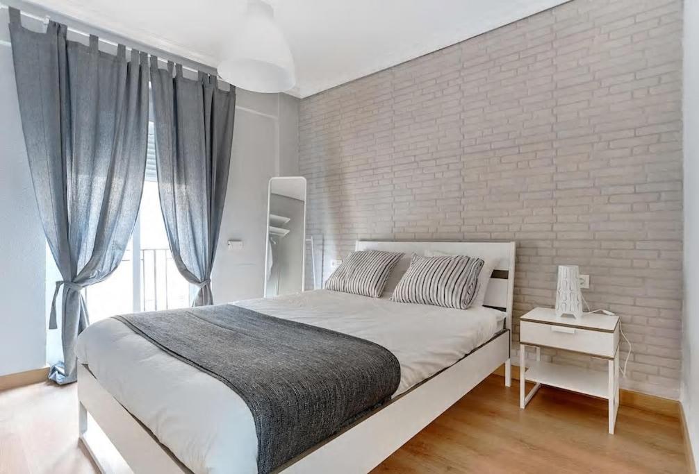 B&B Murcia - Apartamento Morales - 2 habitaciones, espacioso y tranquilo junto a Hospital - Bed and Breakfast Murcia