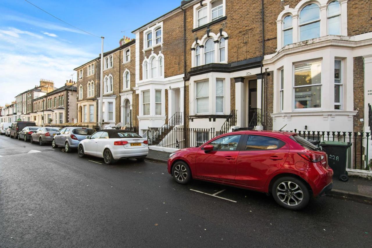 The Roost Group - Stylish Apartments - Ferienwohnung Gravesend