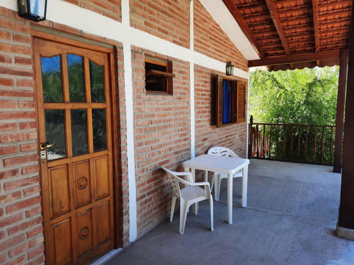 Departamentos Los Álamos - Bed and Breakfast