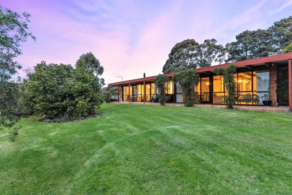 Willunga Cottage — Sweet Country Retreat - B&B Lyndhurst South