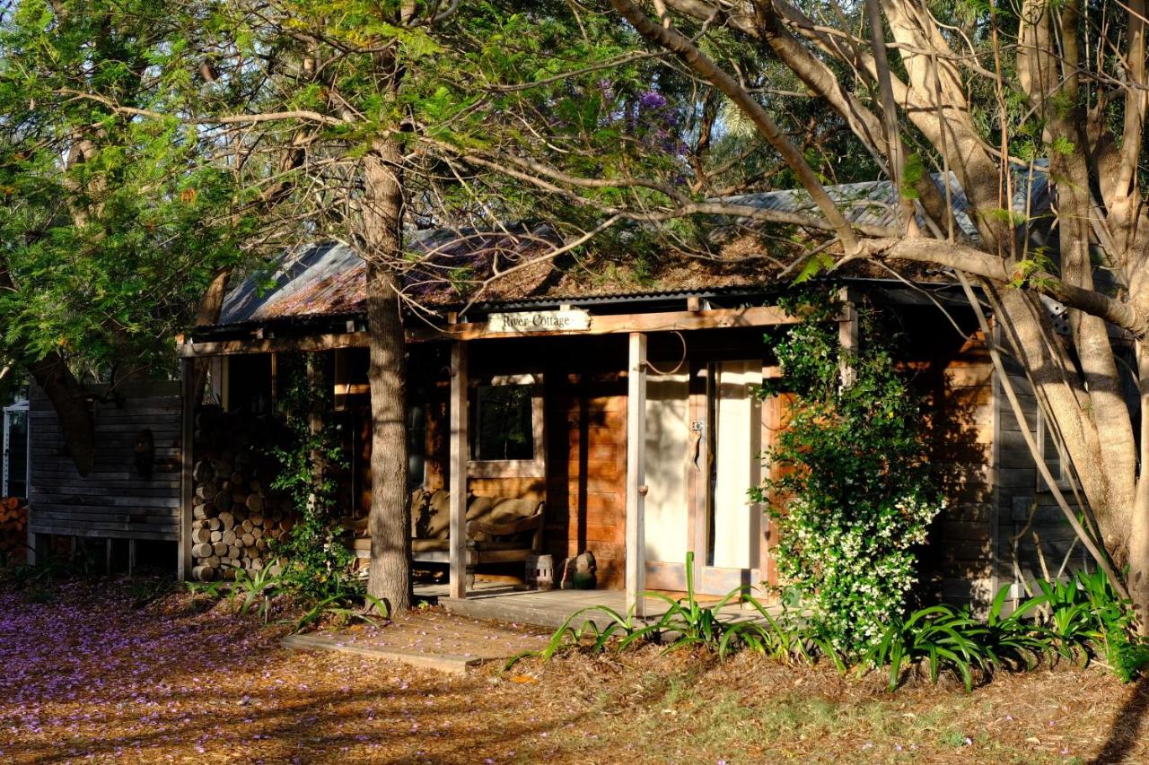 Bungalow - Water Front 