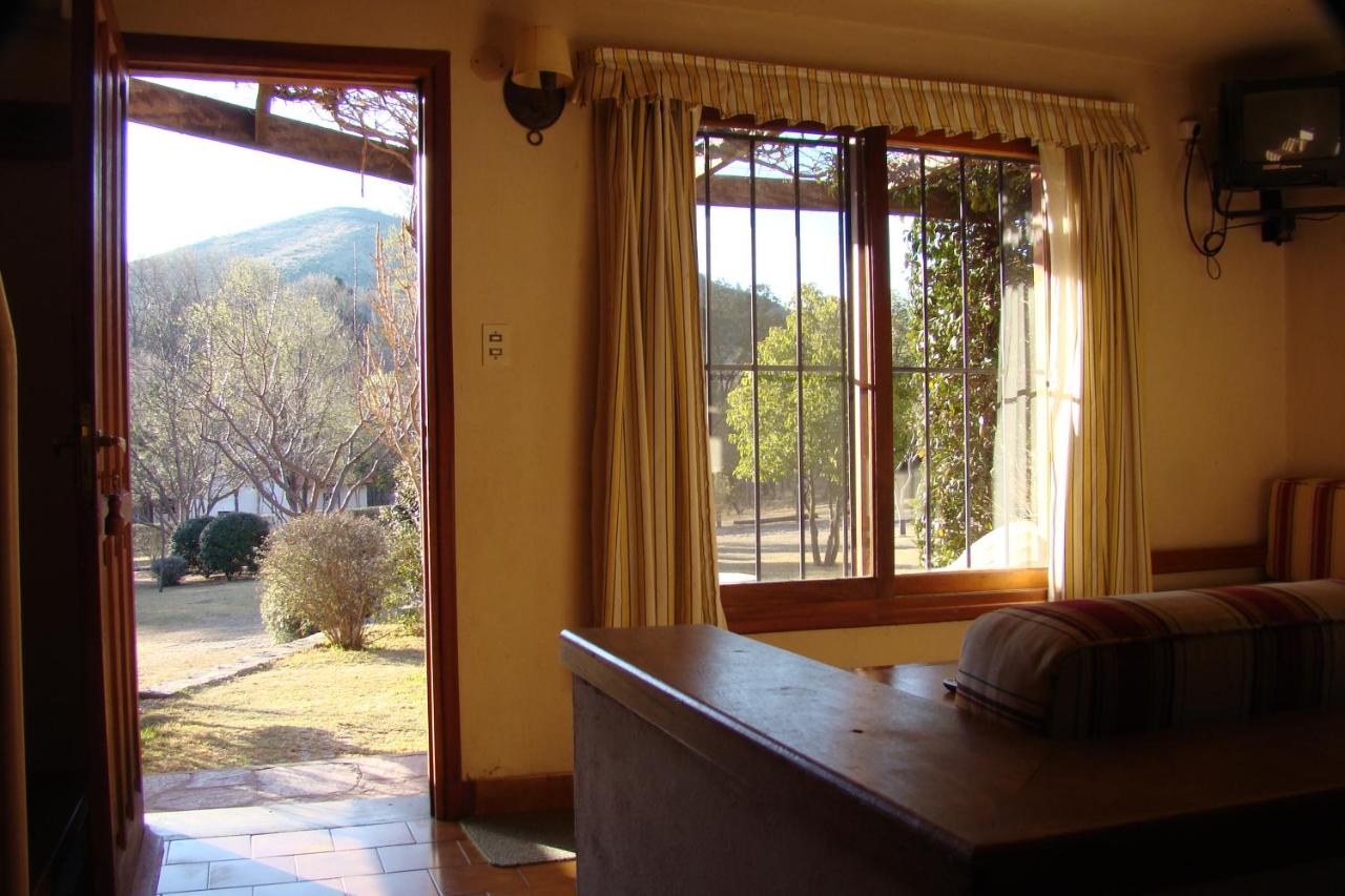 One-Bedroom Bungalow (6 Adults)