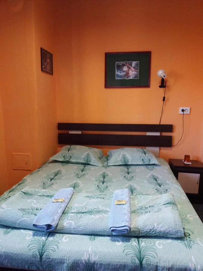 B&B Troyan Municipality - Стаи за гости ОРЕХА Троян Private rooms Oreha - Bed and Breakfast Troyan Municipality