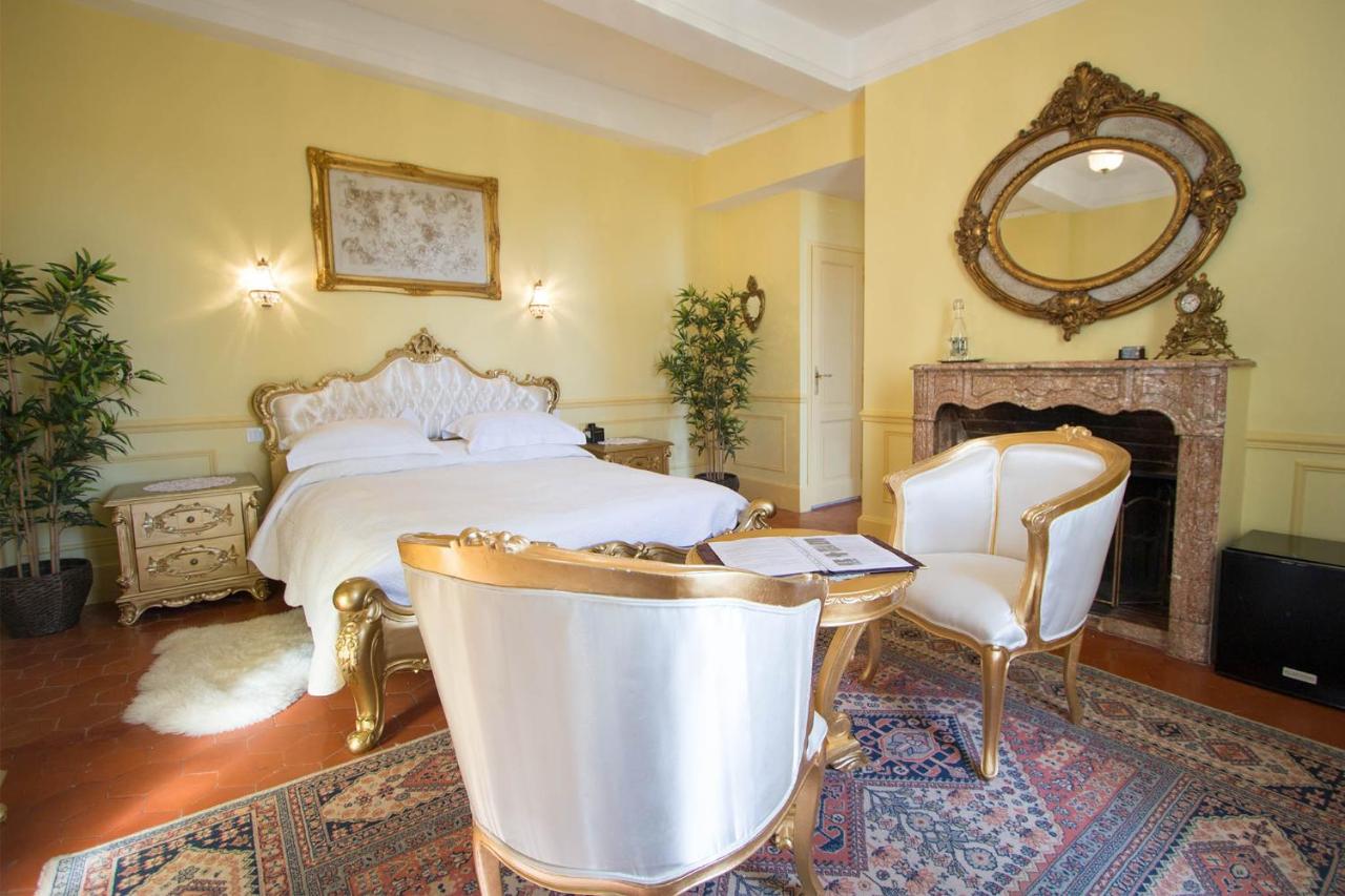Suite with Garden View