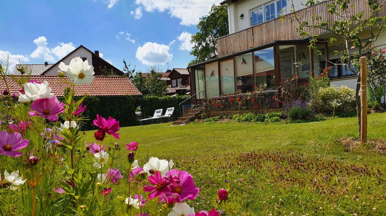 Haus mit stilvoller Ferienwohnung und Tiny House nahe Ammersee für 2-6 Personen - Chambres d'hôtes Geltendorf