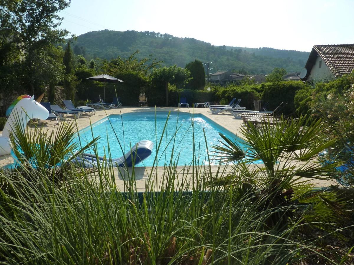 B&B Courry - Cottage around a swimming pool in a small villa - Bed and Breakfast Courry