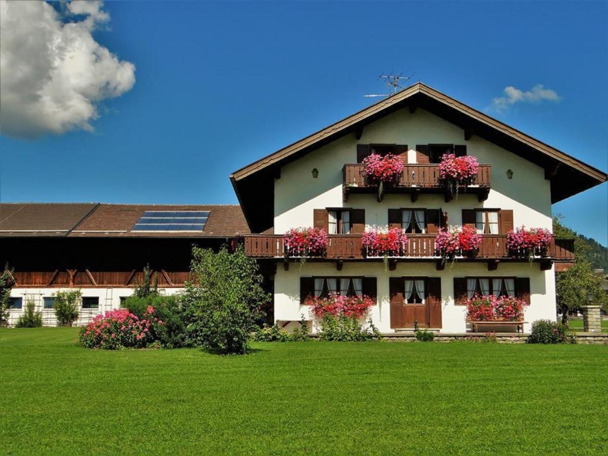 B&B Krün - Ferienwohnungen Hanslbauer - Bed and Breakfast Krün