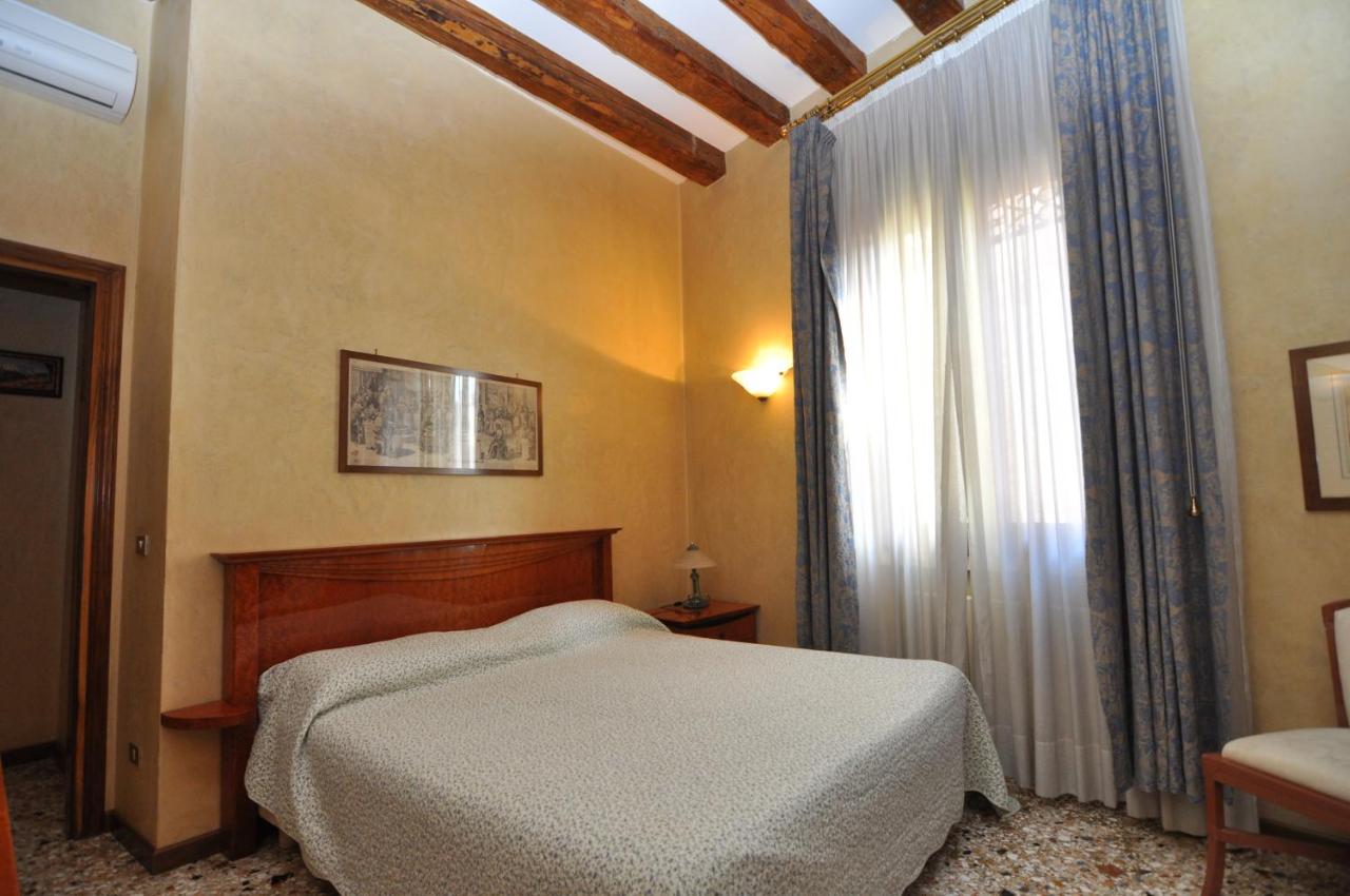Dimora Canaletto 2-Bedroom Apartment with Balcony