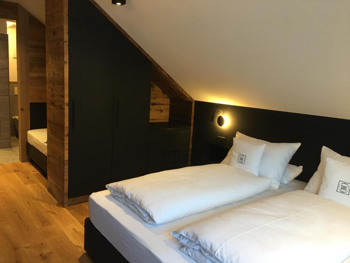 Deluxe Suite with Whirlpool, Sauna and Mountain View