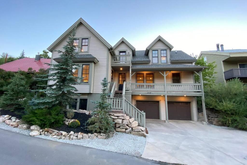 B&B Park City - 5 BR Large Home - Walk to Main St - 2 Master Suites - Bed and Breakfast Park City