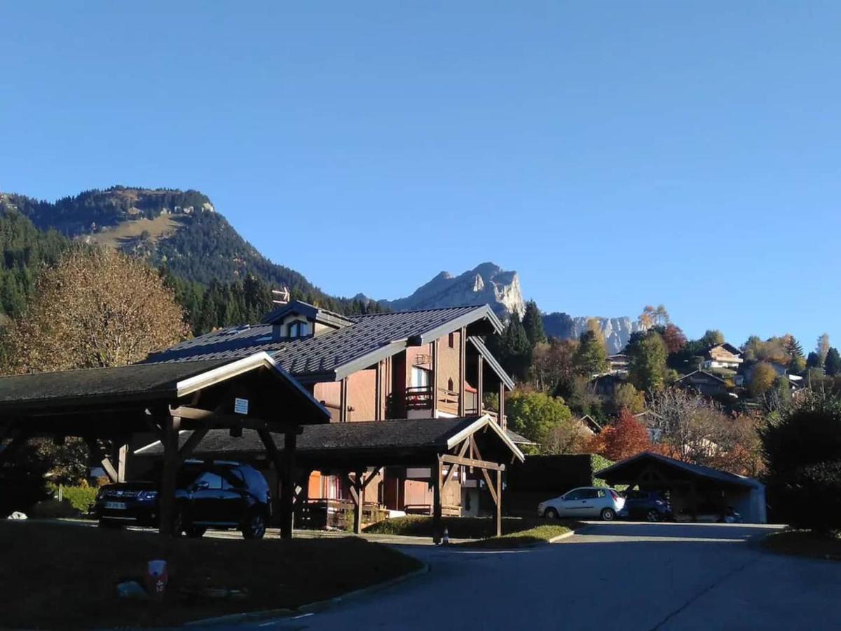 RED APPLE CARROZ Duplex de charme WIFI Parking Balcon TV Ski-Bus - B&B
