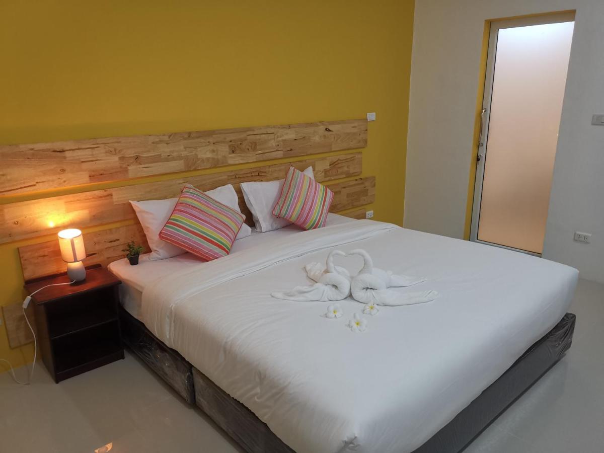 นิวเวฟภูเก็ต - B&B Ban Na Kok