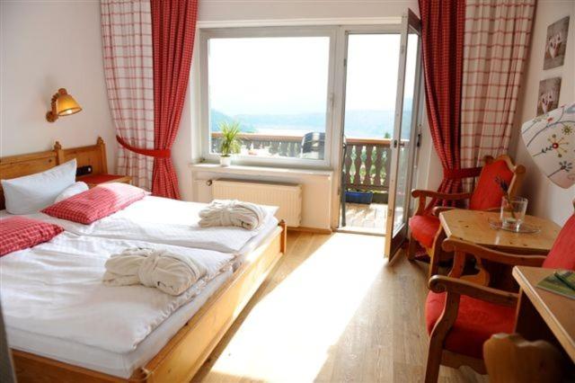 B&B Waldeck - BELVEDERE - das BIO HOTEL Garni & SuiteHotel am Edersee ! Unser Geschenk für Sie, auch die GästeCard GrimmHeimat! - Bed and Breakfast Waldeck