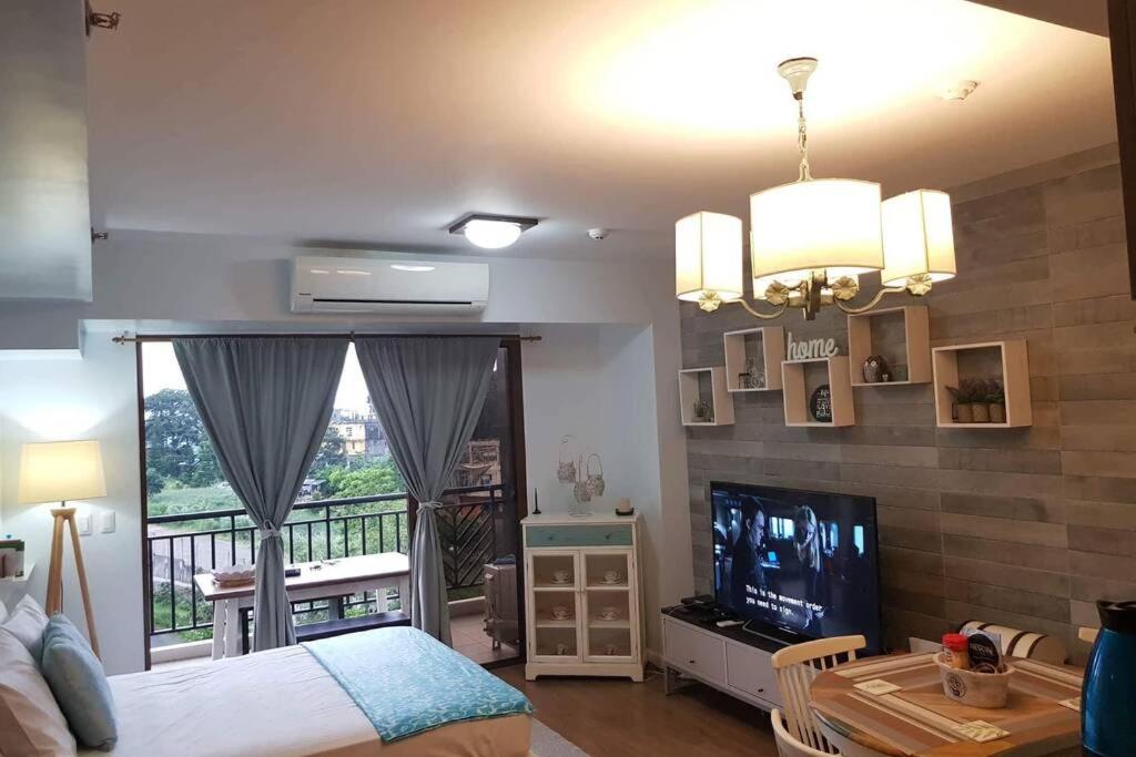 B&B Tagaytay - BIiss at Kasa Luntian with WIFI, Netflix and Nature s View - Bed and Breakfast Tagaytay