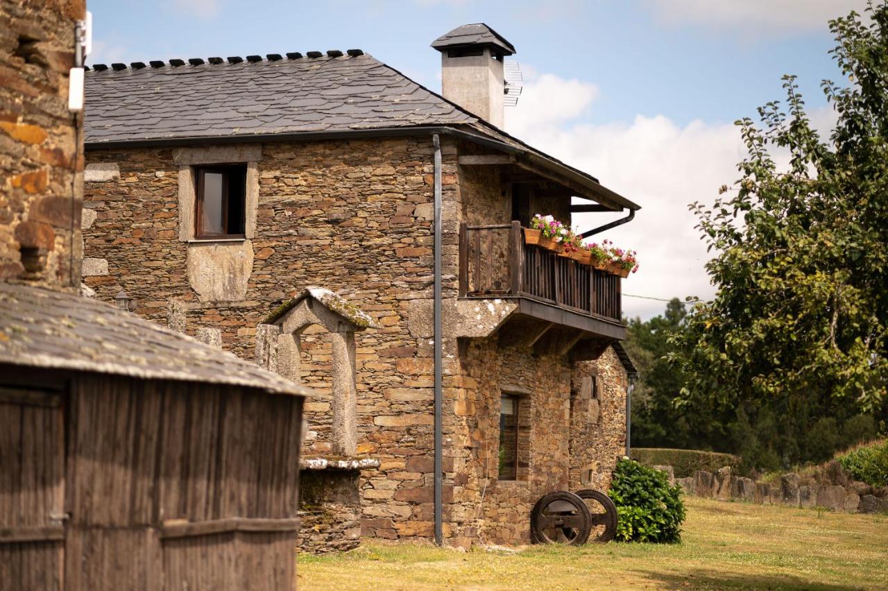 Casas do Campo - B&B Monfero