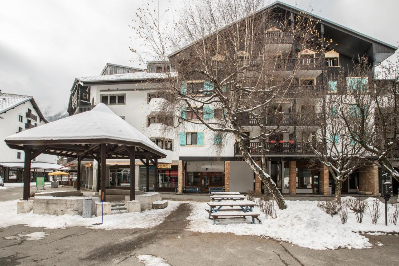 Apartment Petit Dru - Central Chamonix Mezzanine with Mont Blanc - B&B