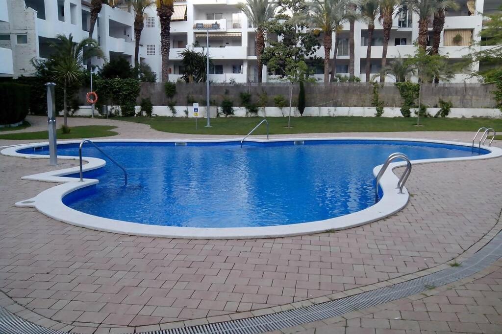 Bonito apartamento de 3 hab. con jardín - Ferienwohnung