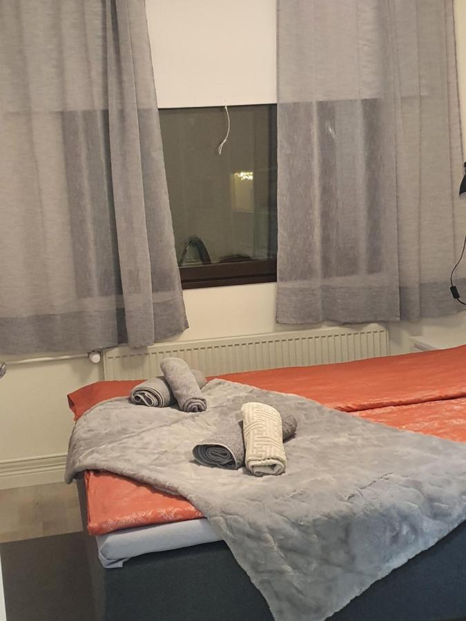 Kaunis valoisa 3 krs pikkukaksio Vantaa Koivukylä - Chambres d’hôtes Vantaa