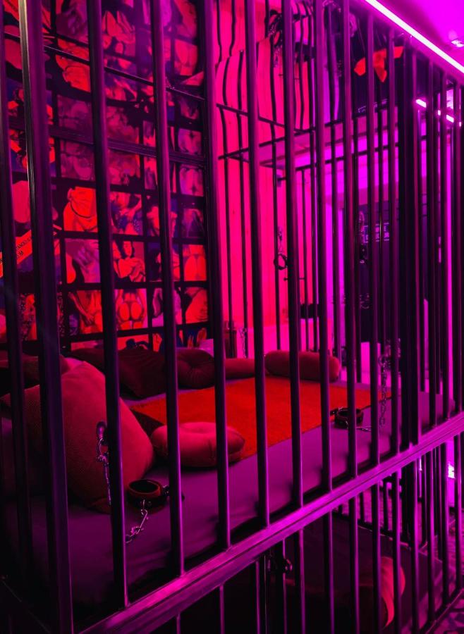Secret Room votre LOVE ROOM coquine et insolite en espace privatif a Tournai - B&B Tournai