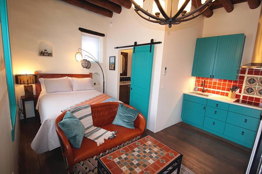 B&B Santa Fe - Closson Studio - Stylish - Near Plaza - Queen bed - Bed and Breakfast Santa Fe