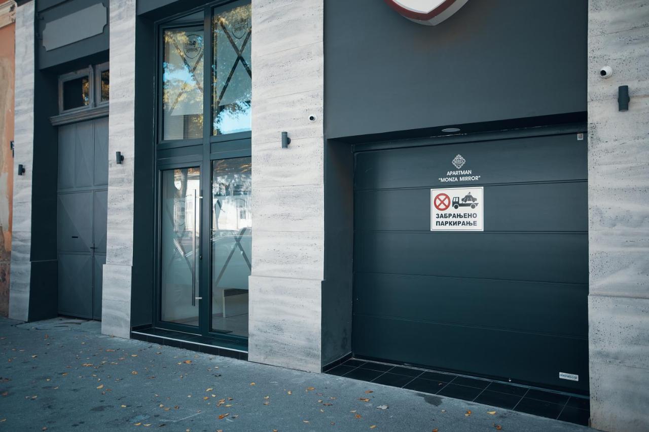 Monza Mirror Apartment - B&B Kikinda