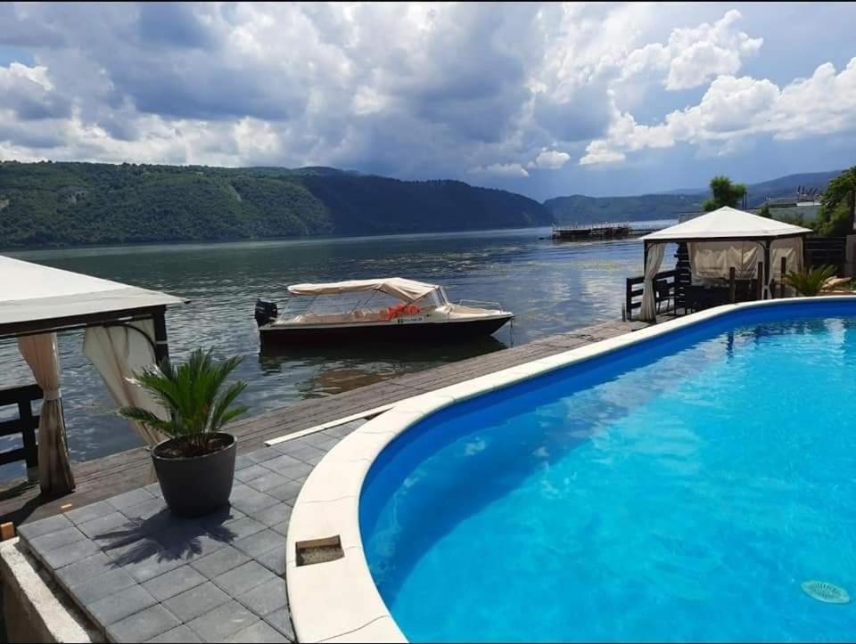 New Exclusive - Chambres d’hôtes Eşelniţa